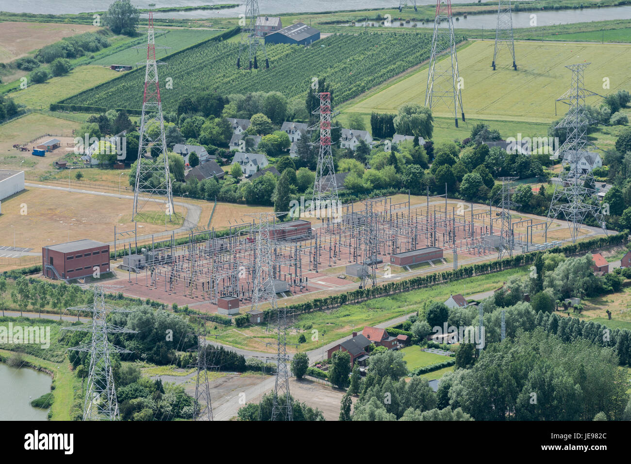 Luftbild von Engie Electrabel-Installationen in der Nähe von Scaldis Trainingscenter im Hafen von Antwerpen Stockfoto