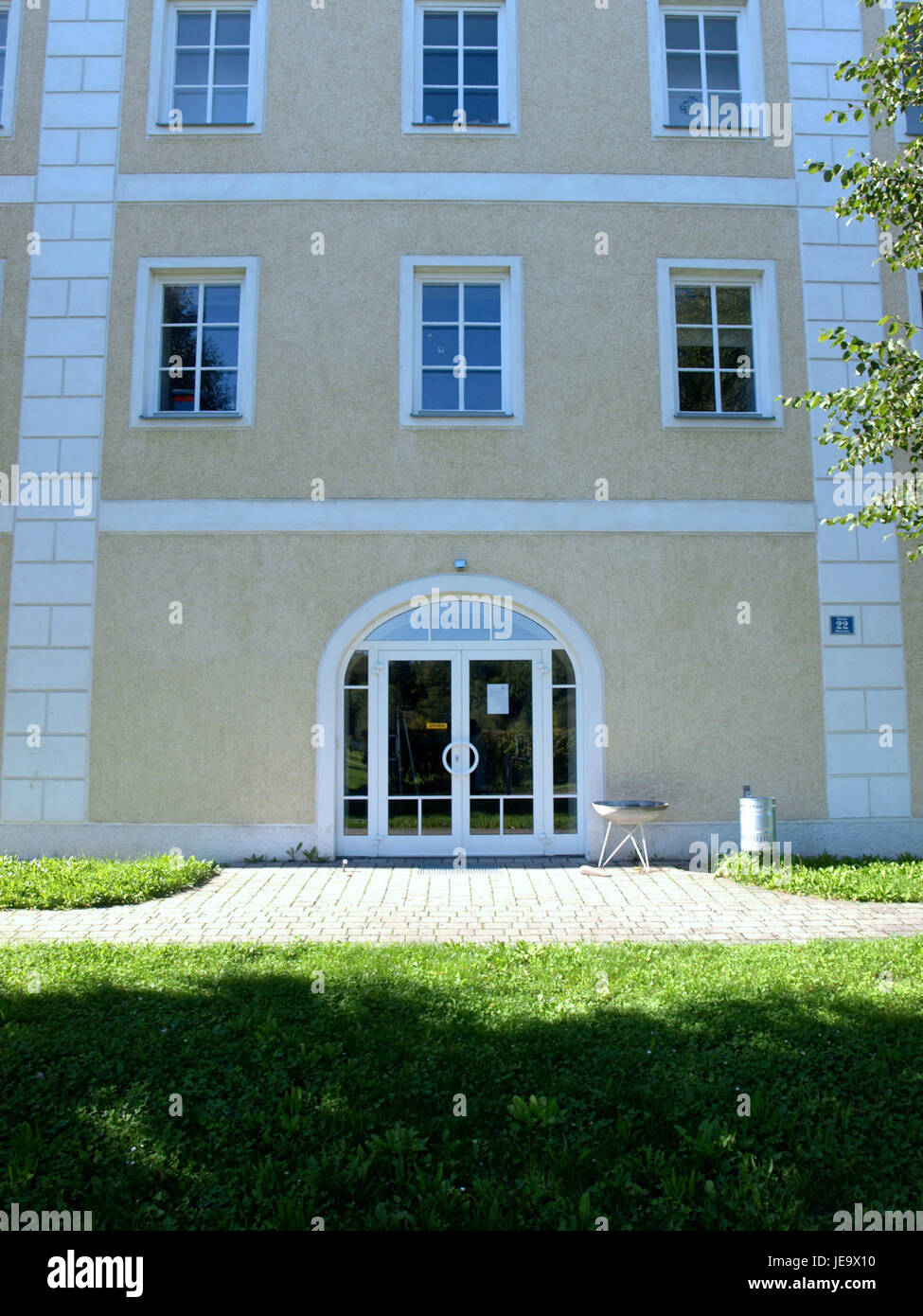 Ein Hinweis auf einen Standort im Wieselburger Land, einschließlich des ehemaligen Armenhauses und der städtischen Musikschule, datiert vom 28. August 2014. Stockfoto