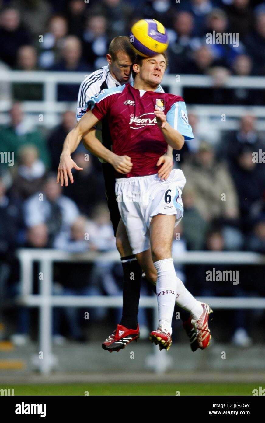 GEORGE MCCARTNEY PETER RAMAGE NEWCASTLE V WEST HAM UTD ST. JAMES PARK NEWCASTLE ENGLAND 20. Januar 2007 Stockfoto