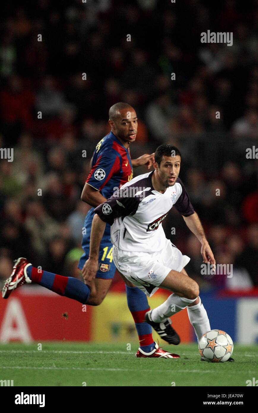 BRAHIM HEMDANI & THIERRY HENRY BARCELONA gegen GLASGOW RANGERS NOU CAMP BARCELONA Spanien 7. November 2007 Stockfoto