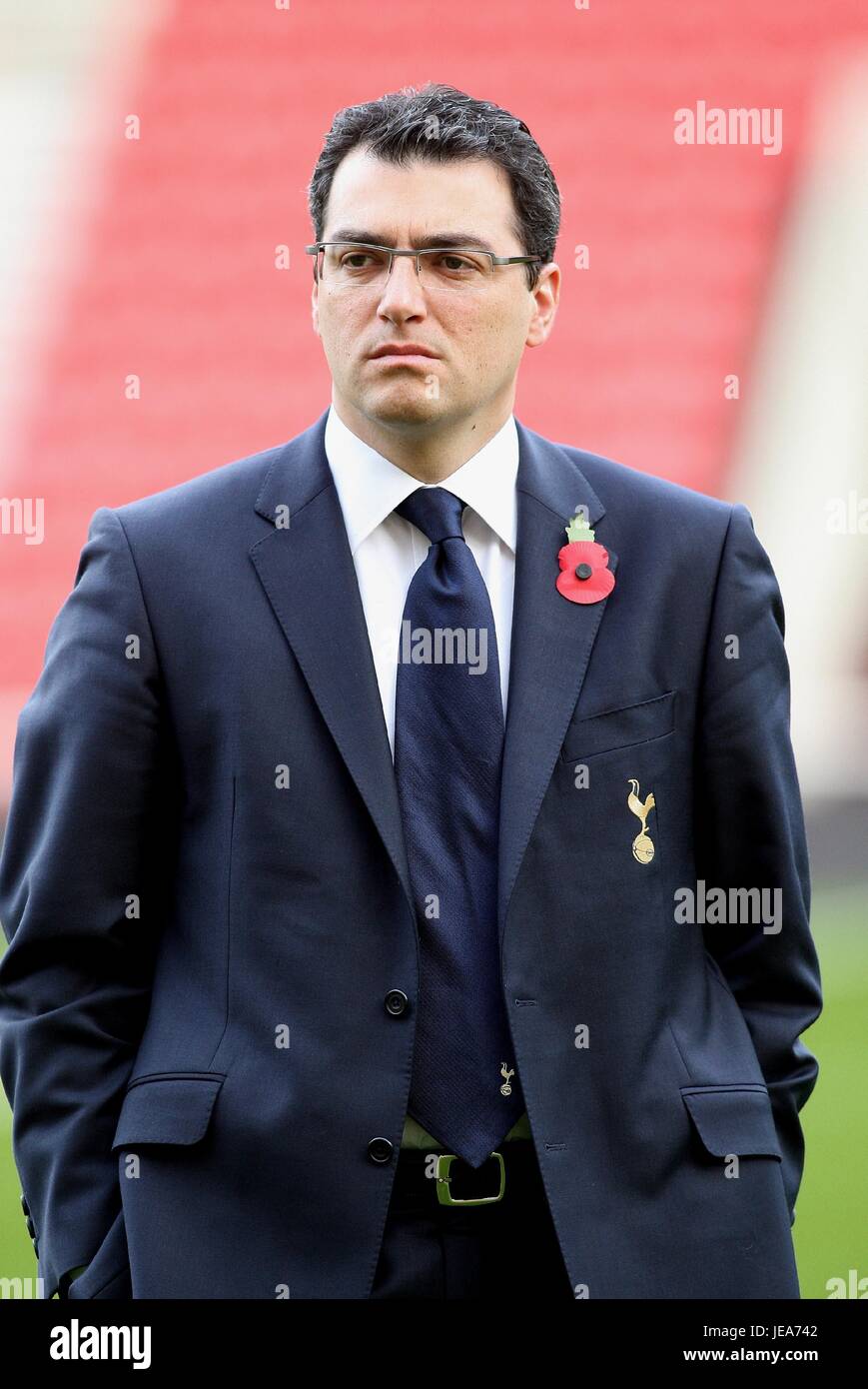 DAMIEN COMOLLI TOTTENHAM FC Direktor der FOOTB RIVERSIDE STADIUM MIDDLESBROUGH ENGLAND 3. November 2007 Stockfoto