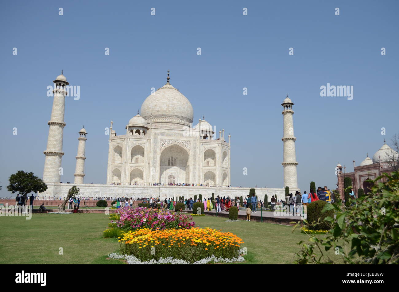 Seitenansicht des Taj Mahal Gärten in Agra, Indien Stockfoto