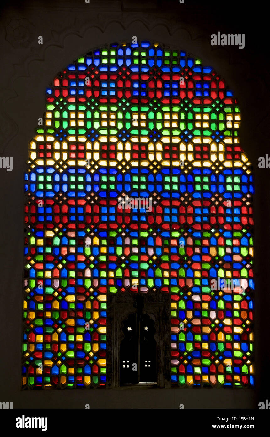 Indien, Rajasthan, Udaipur, Bagore-Ki-Haveli, farbige Glasmalerei, Stockfoto