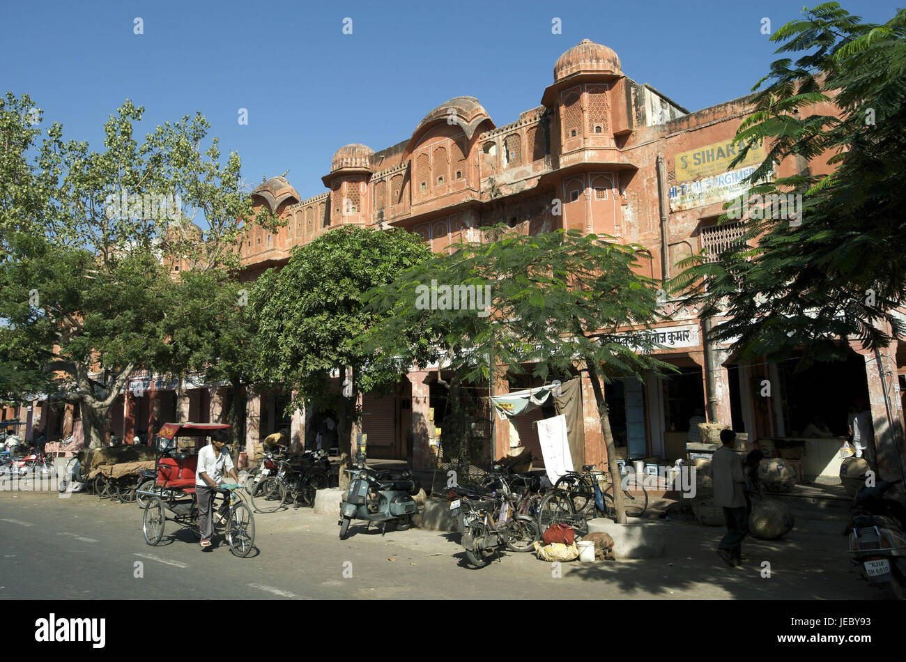 Indien, Rajasthan, Jaipur, Old Town, Ricksha auf dem Weg, Stockfoto