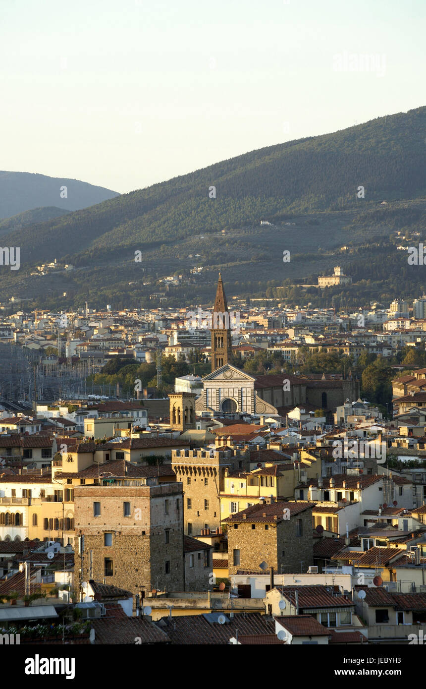 Italien, Toskana, Florenz, Blick auf die Stadt mit der Kirche Santa Maria Novella, Stockfoto