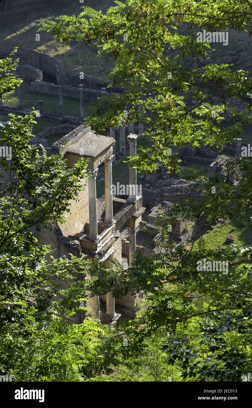 Italien, Toskana, Val di Cecina, Volterra, Blick auf die Ruinen des Amphitheaters, Stockfoto