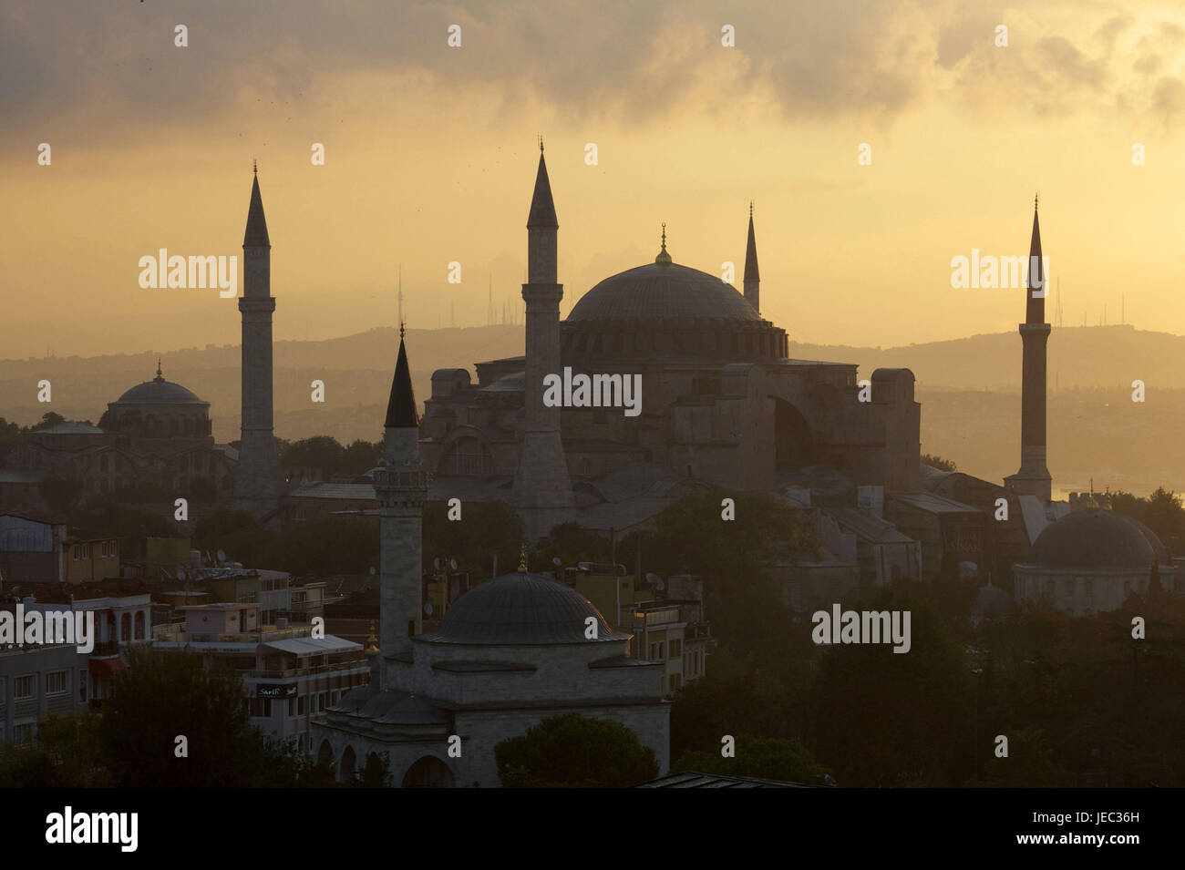 Türkei, Istanbul, Stadtteil Sultanahmet, Hagia Sophia, Basilika, Dämmerung, Stockfoto