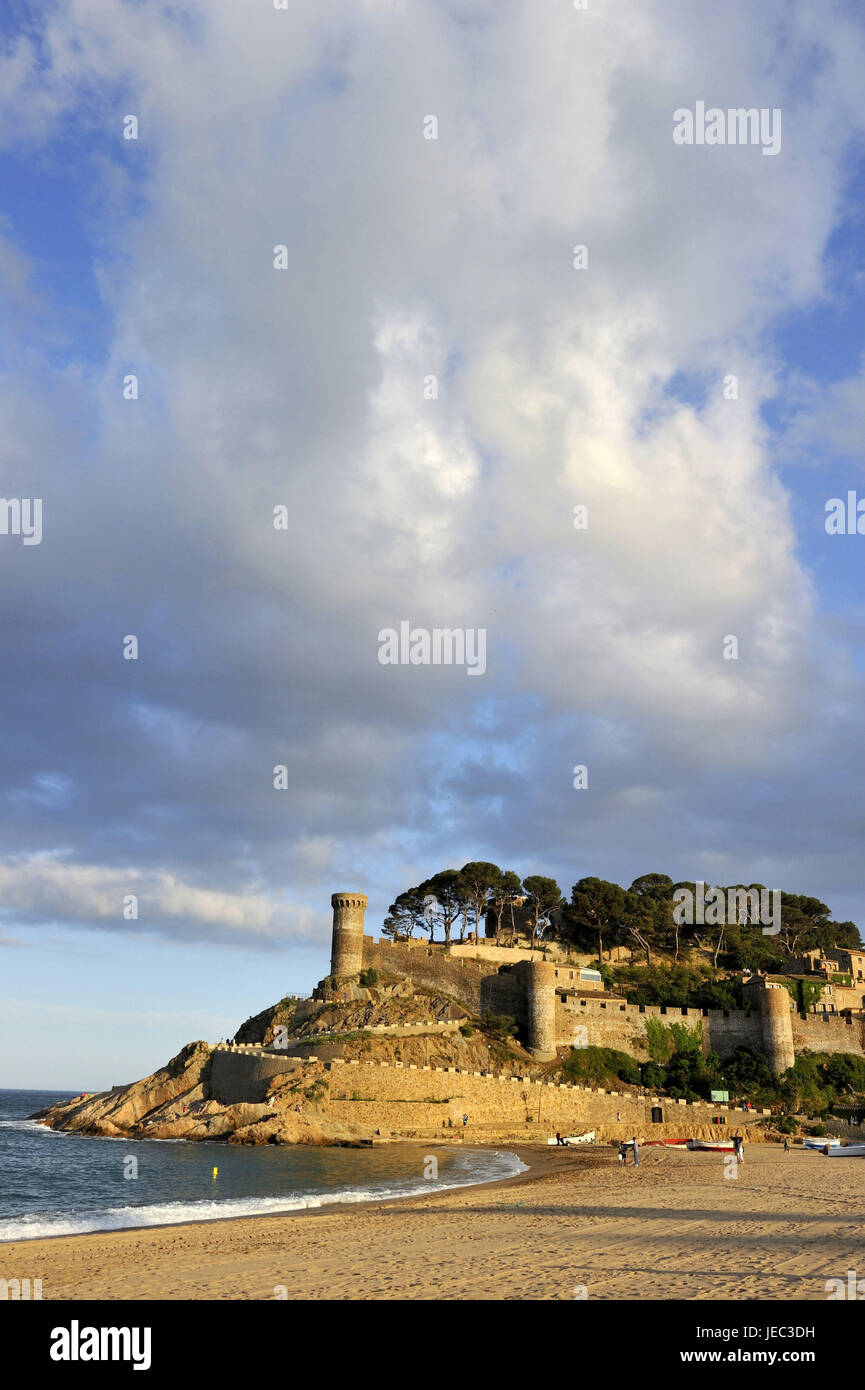 Spanien, Katalonien, Costa Brava, Tossa de Mar, Festung an der Küste von Galle, Stockfoto