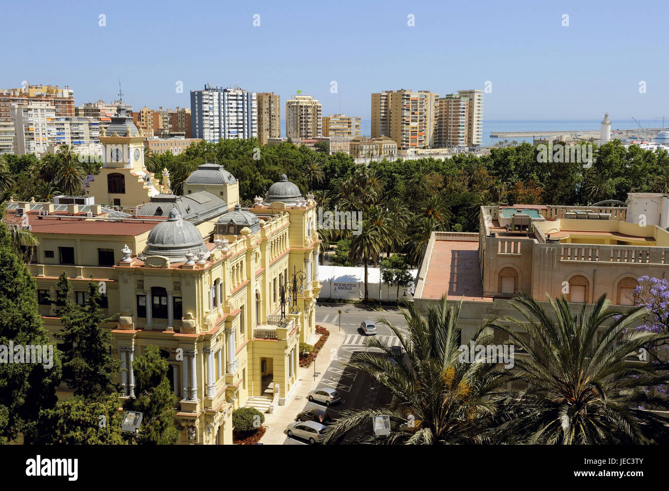 Spanien, Malaga, Blick auf das Rathaus, Stockfoto
