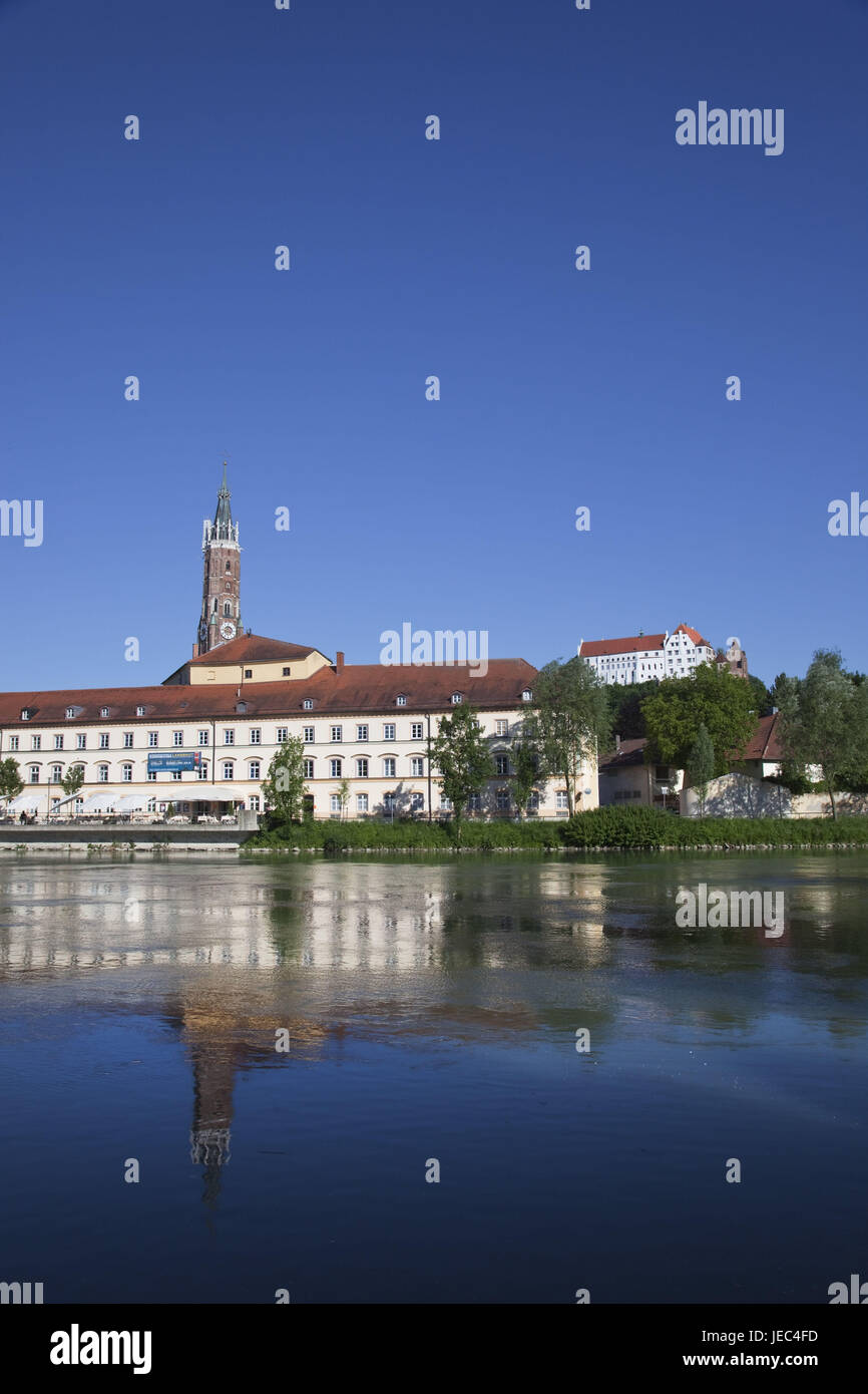 Blick auf das Stift-Basilika St. Martin mit Stadttheater, Landshut, Niederbayern, Bayern, Deutschland, Stockfoto