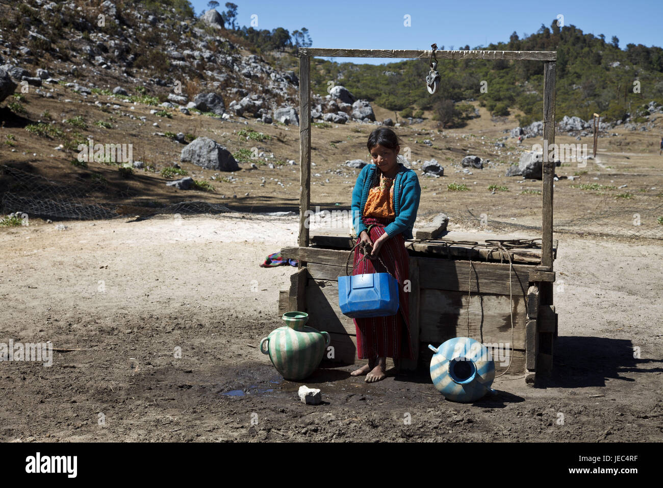 Guatemala, Cuchumatanes Berge, Mädchen, Maya, Wasser, immer, kein Model-Release Stockfoto