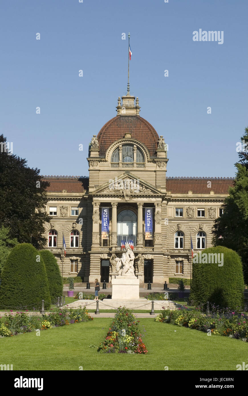 Frankreich, Elsass, Straßburg, Place De La République, Palais du Rhin, Europa, Stadt, Ziel, Ort von Interesse, Gebäude, Struktur, Architektur, Residenz, Schloss, "Elefantenhaus", Garten, Garten, Statue, Besucher, Person, Stockfoto