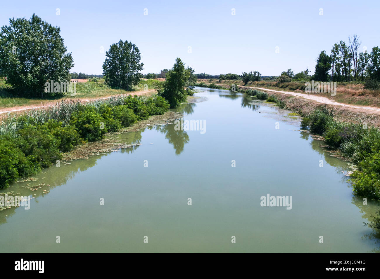 Reisen Sie in die Provence, Frankreich - malerischen Kanal Arles eine Fos (Arles ein Bouc du Rhône ein Fos) zwischen in Arles Stadt und jedem Dorf Fos-Sur-mer Stockfoto