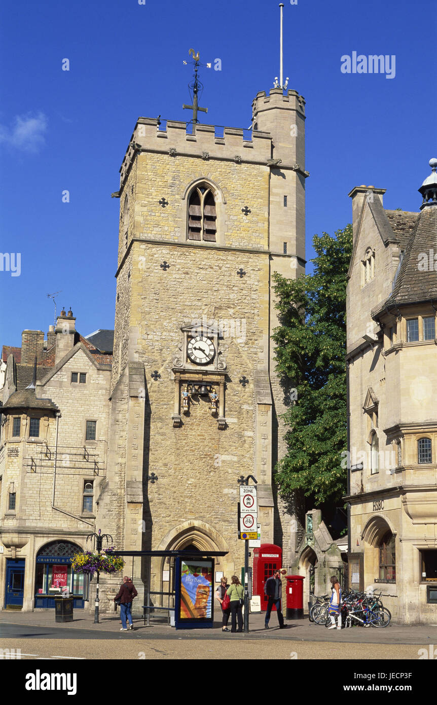 Oxford, Oxfordshire, England, Großbritannien Trainer Fax Turm, Bushaltestelle, Fußgänger, kein Modell loslassen, Europa, Stadt, Universitätsstadt, Gebäude, Strukturen, Architektur, historisch, Häuser, Turm, Glockenturm, Zentrum, Kirchturm, Überreste, Ort von Interesse, Person, Tourist, stop, Stockfoto