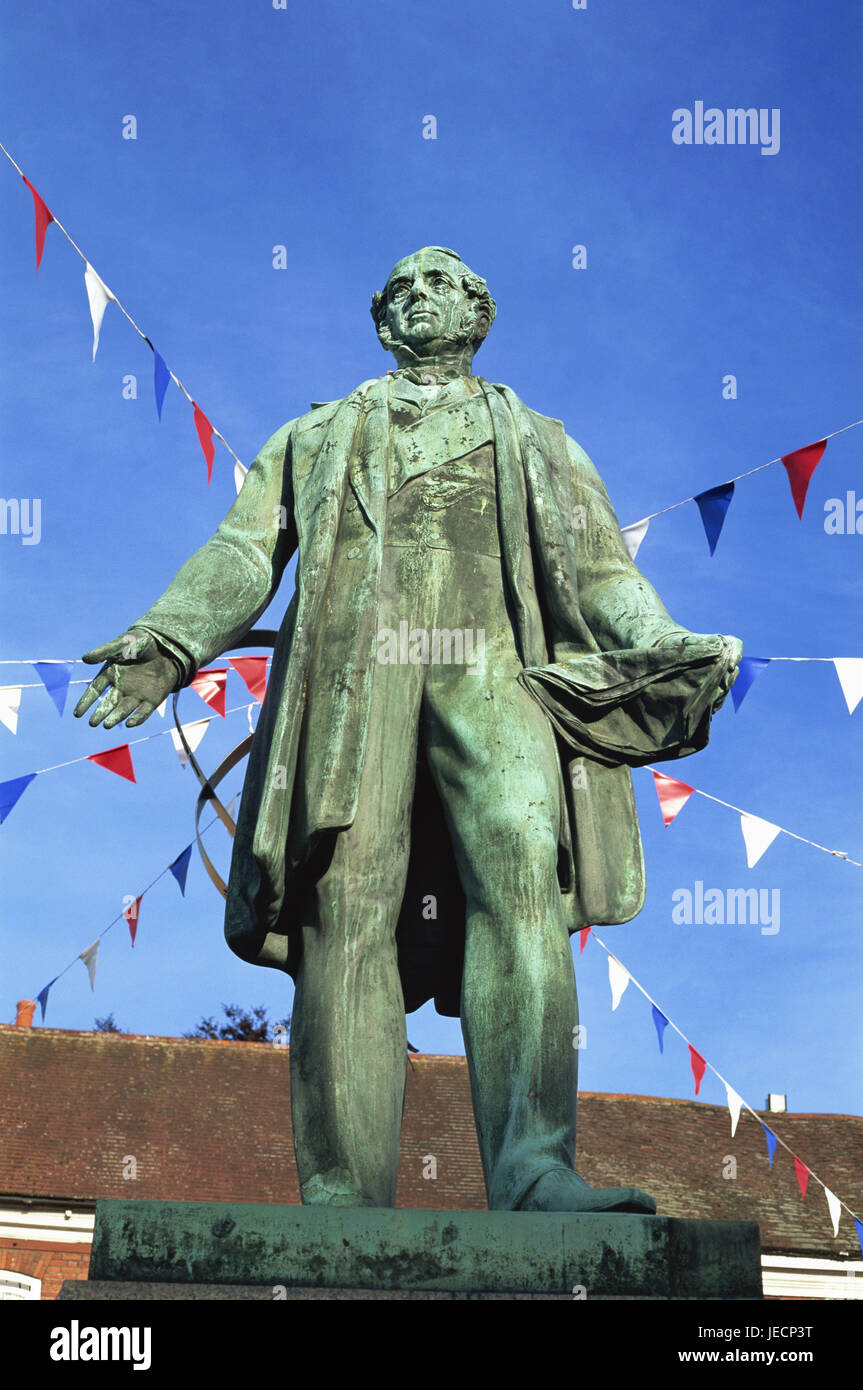 Großbritannien, England, Hampshire, Romsey, Statue "Lord Palmerston" Anhänger, Europa, Ziel, Gemeinde, Ort von Interesse, Kultur, Denkmal, Standbild, Bronzestatue, Politiker, Persönlichkeit, Erinnerung, Anhänger Girlanden, Girlanden, verwitterte, Stockfoto