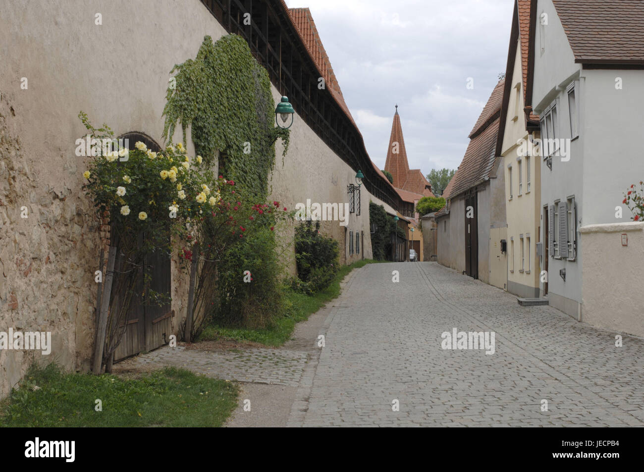 Deutschland, Bayern, Nördlingen, Lane, Stadtmauer, Altstadt, historisch, Fassaden, Haus Stockfoto