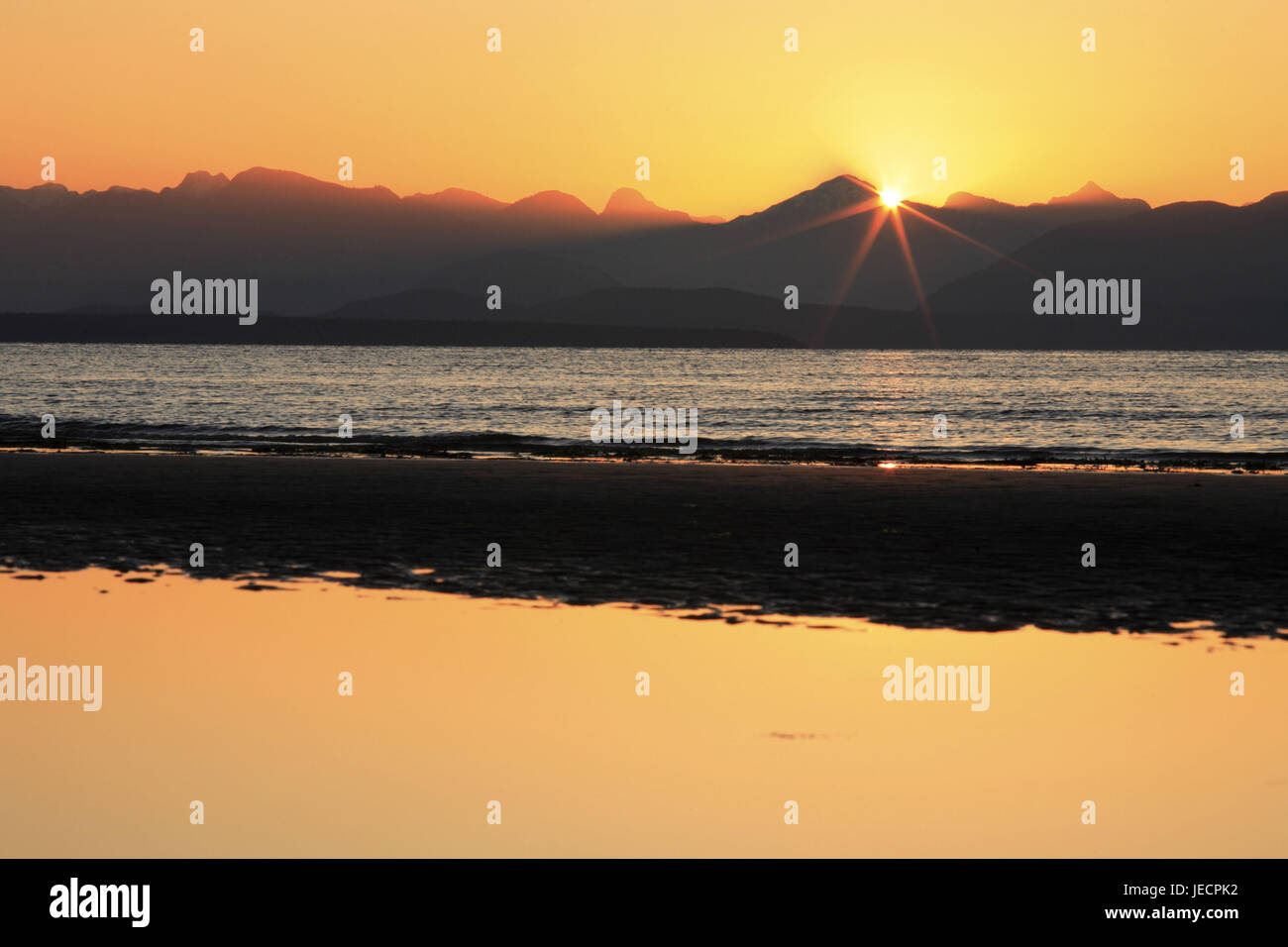 Kanada, British Columbia, Vancouver Island, Strait Of Georgia, Miracle Beach, Morgendämmerung, Sonnenaufgang, Stockfoto