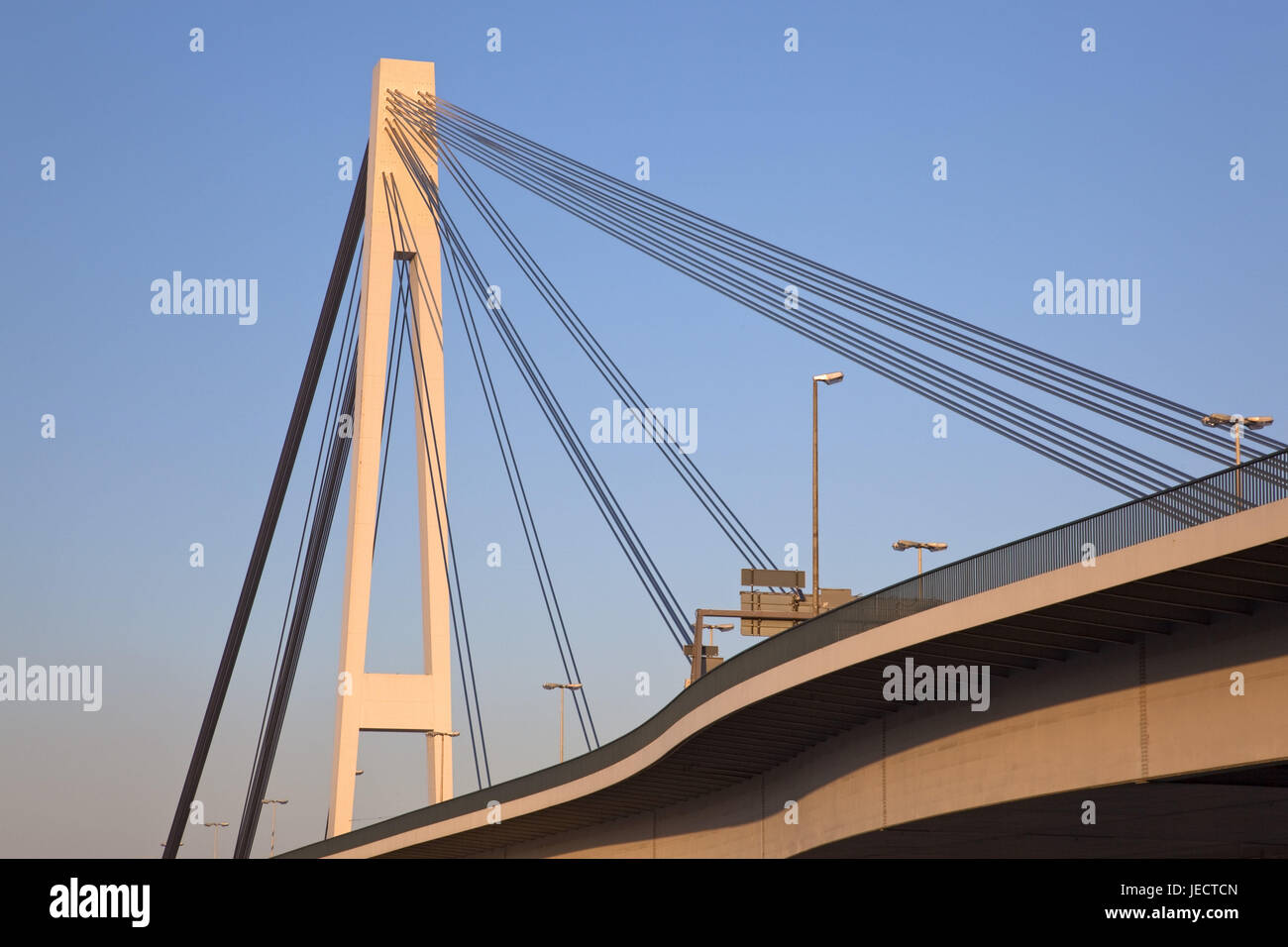Kurts schumacher bridge Fotos und Bildmaterial in hoher Auflösung Alamy Kurts schumacher bridge Fotos und Bildmaterial in hoher Auflösung Alamy