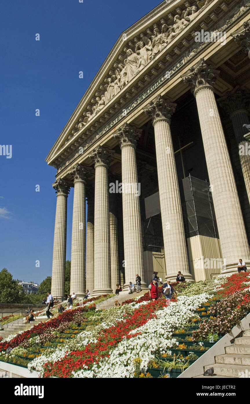 Frankreich, Paris, Kirche "la Madeleine", Treppen, Fenster-Boxen, Touristen, kein Model-release Stockfoto