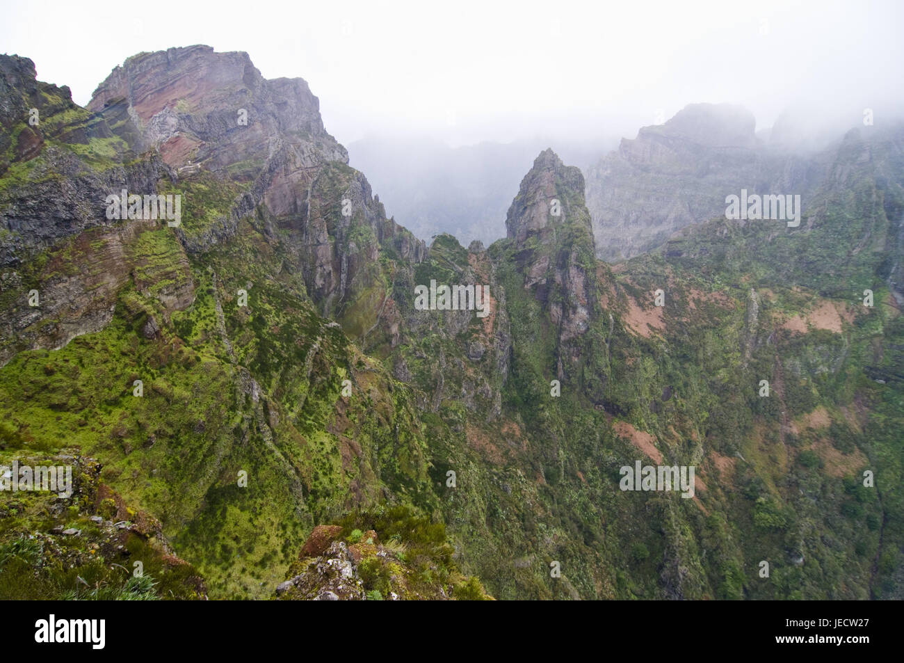 Berglandschaft rund um den Pico De Ariero, Madeira, Stockfoto