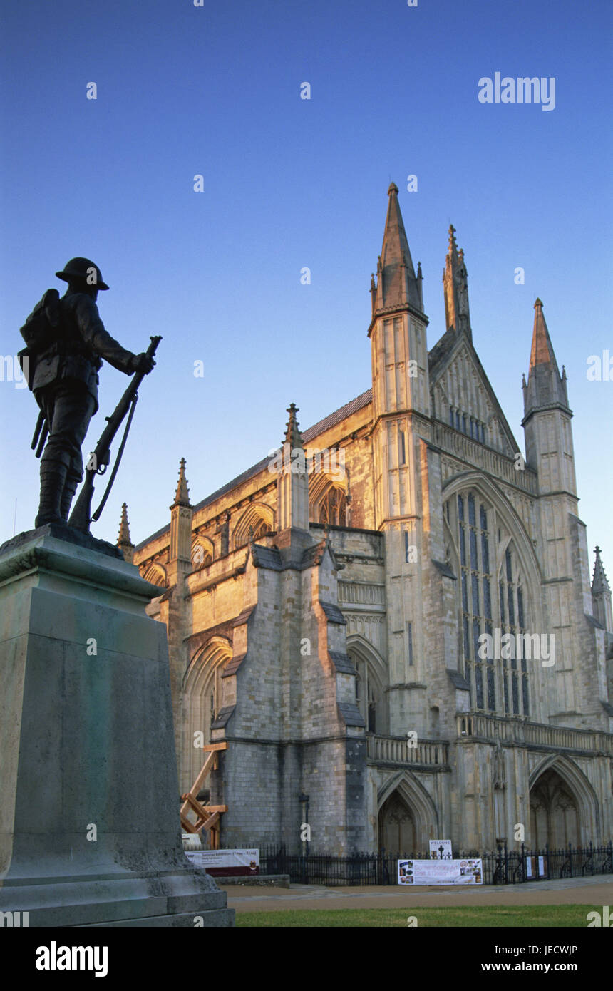 Großbritannien, England, Hampshire, Winchester Datenträger, Kathedrale, Denkmal, Detail, Licht, Abend, Europa, Stadt, Ziel, Ort von Interesse, Gebäude, Architektur, Kirche, Heilige Bau, glauben, Religion, Christentum, Kirche, Tourismus, Fassade, Portalarchitektur, historisch, Soldat, Statue, Stockfoto
