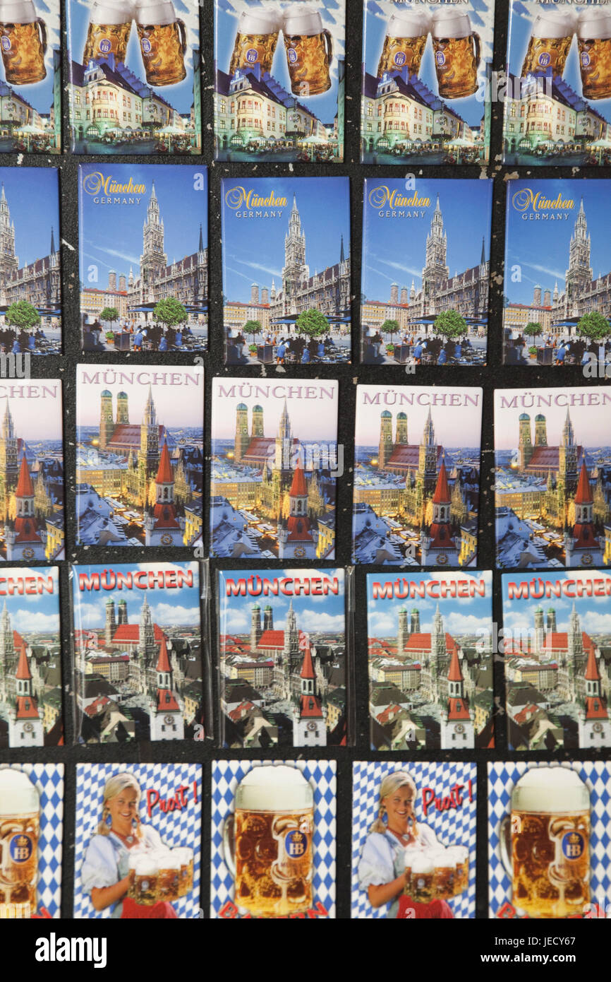 Deutschland, Bayern, München, Souvenirverkauf, Kühlschrank-Magnet, Stockfoto