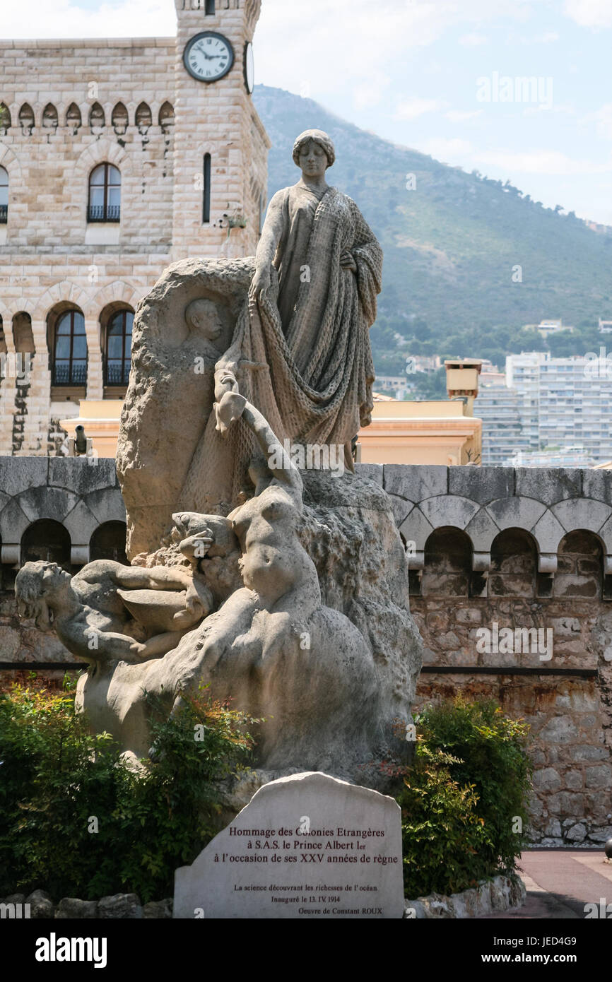 Stadt von MONACO, MONACO - 6. Juli 2008: Denkmal Hommage der ausländischen Kolonien nach Prince Albert ich in Monaco-Stadt. Fürstentum Monaco ist souveräner cit Stockfoto