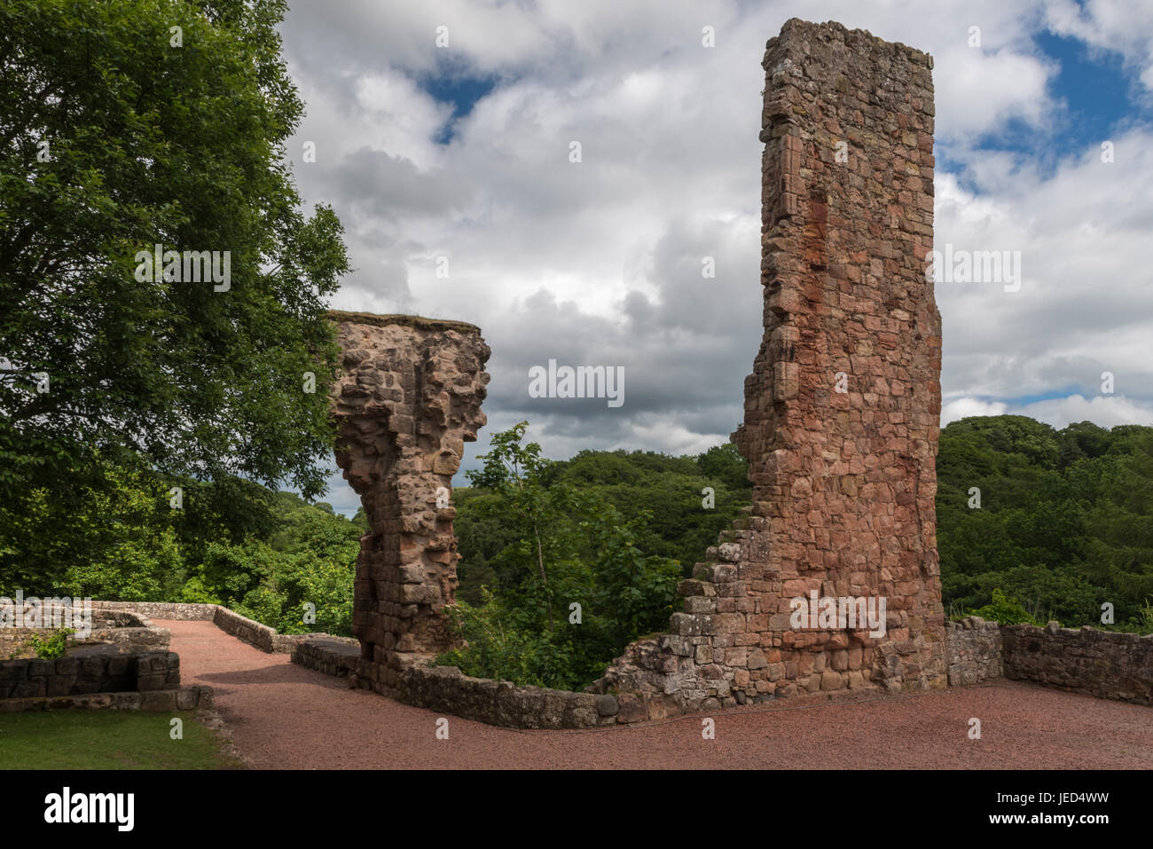 Nordflanke und Gateway Rosslyn Burg in Midlothian, Schottland Stockfoto