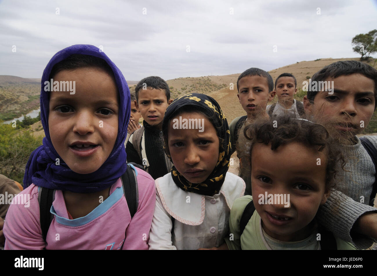 Berber Kinder, neugierig, Boulaouane, Marokko, Afrika, Stockfoto