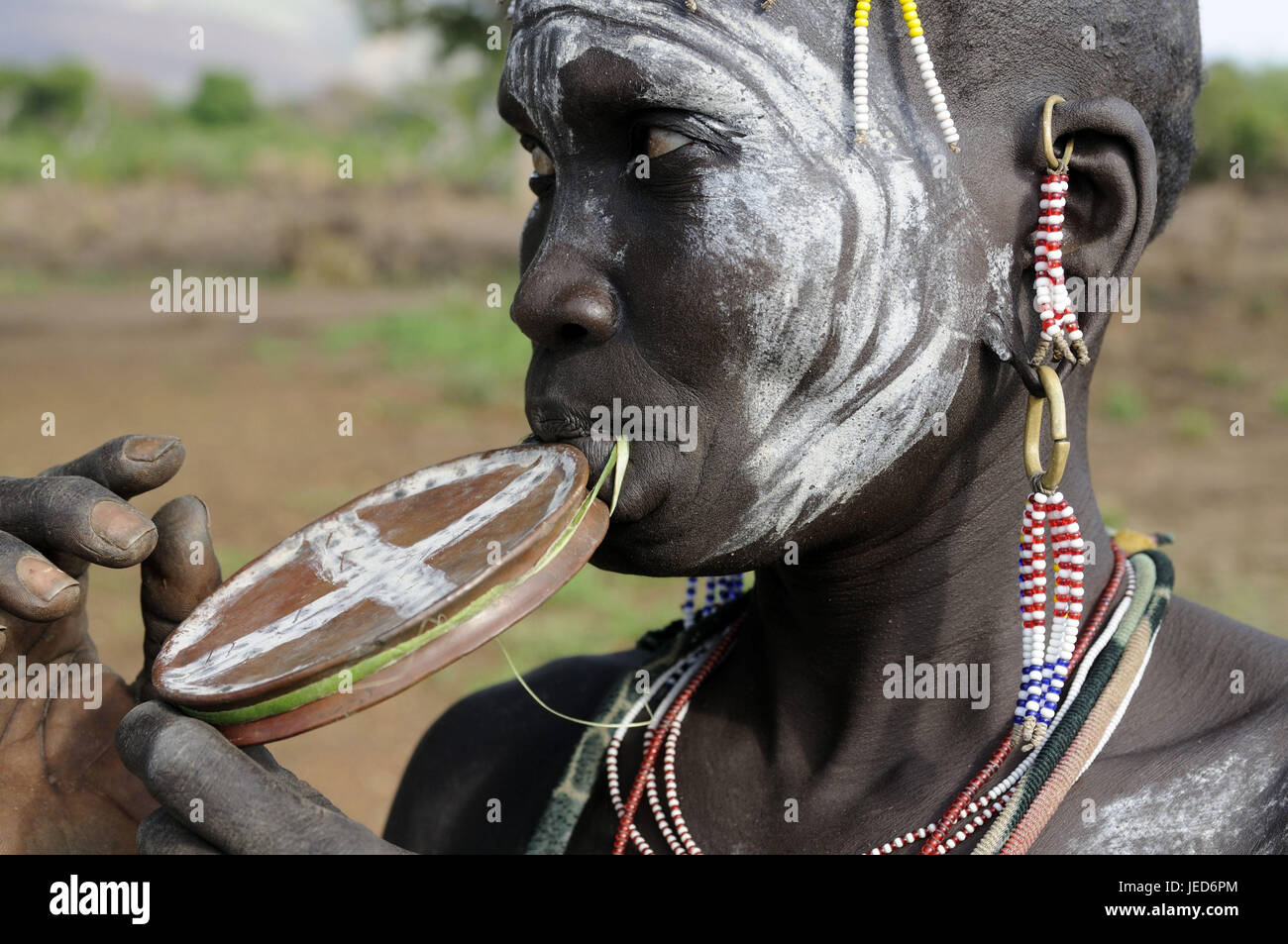Frau, Stamm Mursi, Mundlochplatte, Mago Nationalpark, südlichen Omotal Südäthiopien, Stockfoto