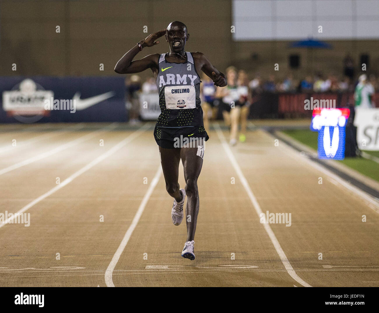 Sacramento, CA. 23. Juni 2017. 5000 m Männer Paul Chelimo führen das ganze Rennen mit einer ausgezeichneten Zeit 13:08.62 während der USATF Außenbahn und Feld Meisterschaft 2.Tag an Hornet Stadion Sacramento, CA. Thurman James/CSM/Alamy Live News Stockfoto