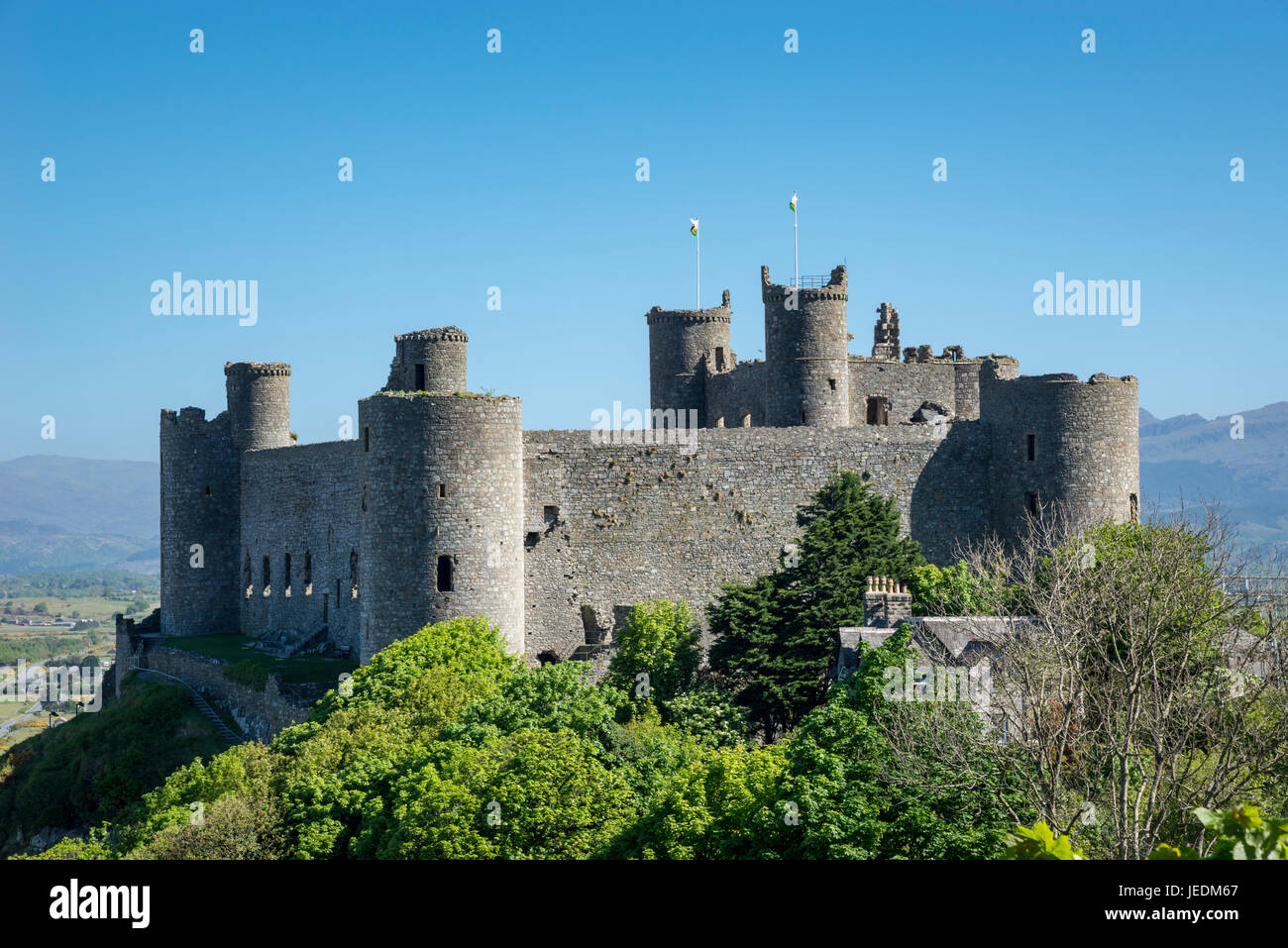 Harlech Castle in Snowdonia, Nordwales. Eine beeindruckende mittelalterliche Burg in spektakulärer Lage. Stockfoto