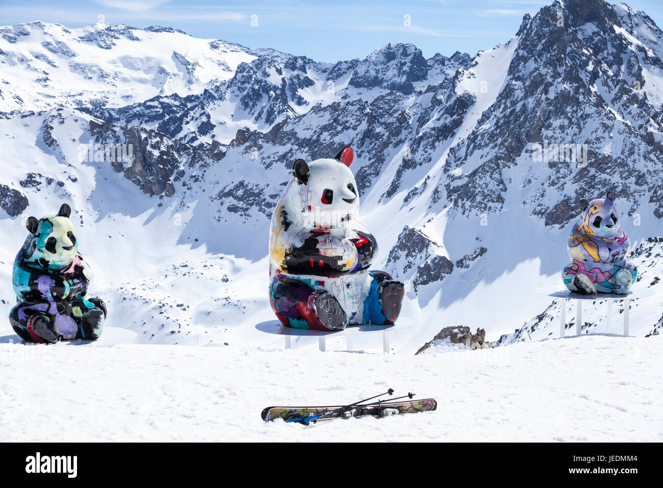 Sommet de Saulire, Meribel, drei Täler, Französische Alpen, Frankreich. Gipfel der Saulire. 2700 m Julien Marinetti Skulpturen, BA Le Panda Stockfoto