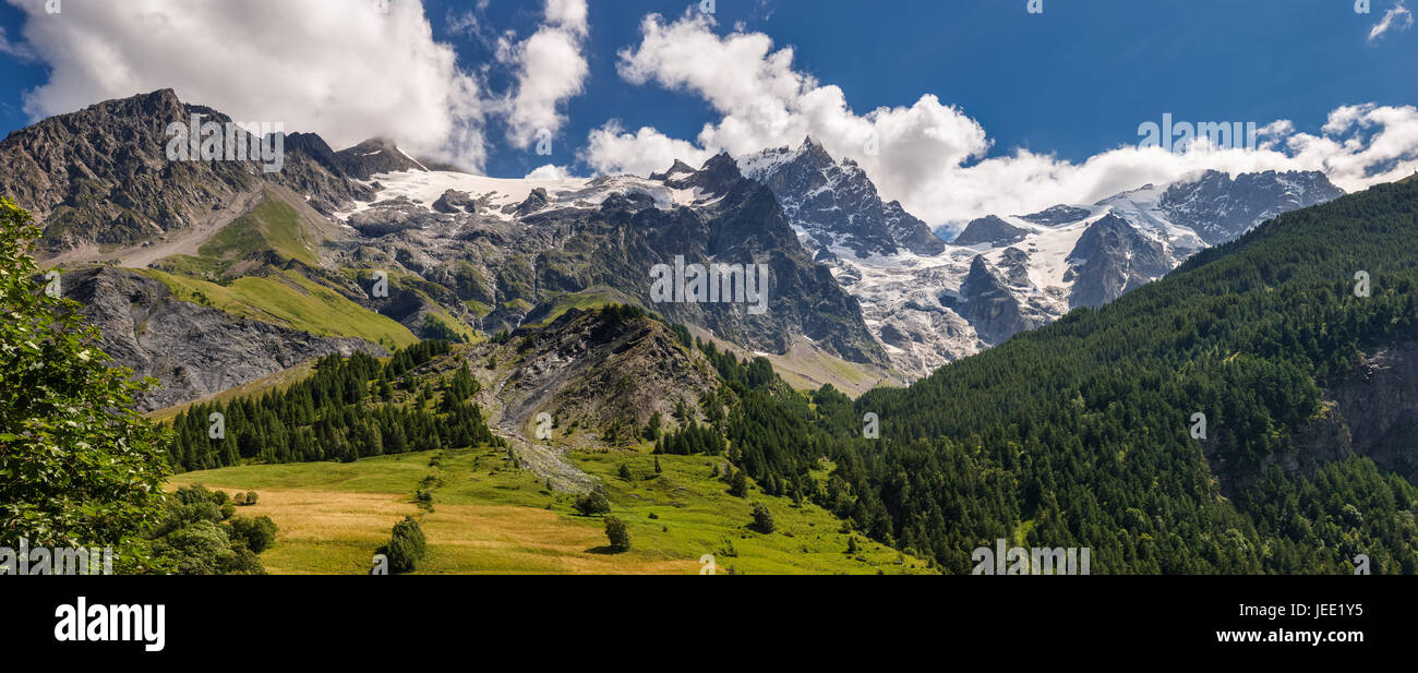 La Meije Gletscher aus dem Dorf La Grave im Ecrins-Nationalpark. Hautes-Alpes. Alpen, Frankreich Stockfoto