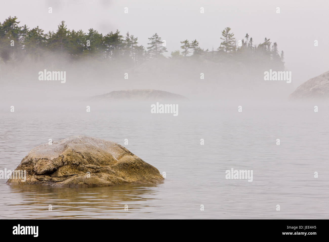 Kanada, Ontario, Sole-Superior, Sinclair Cove, Rock, Nebel, Stockfoto