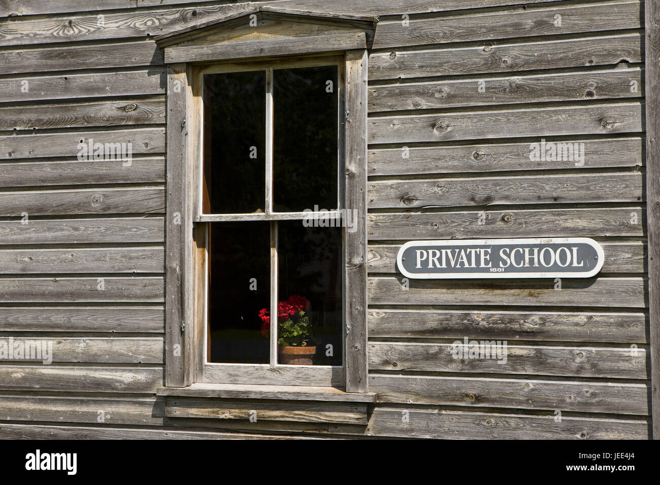 Kanada, Menitoba, Stein Bach, Freilichtmuseum, Mennonite Heritage Village, Blume Gericht Privatschule, 1881, Detail, Fassade, Fenster, Schild, Stockfoto