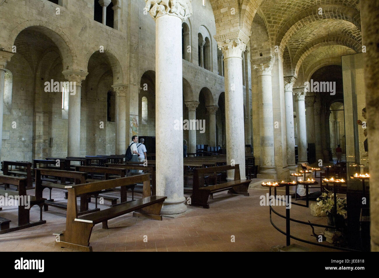 Italien, Toskana, Abtei Sant Æ Anti-Mo, innen, Besucher, Stockfoto