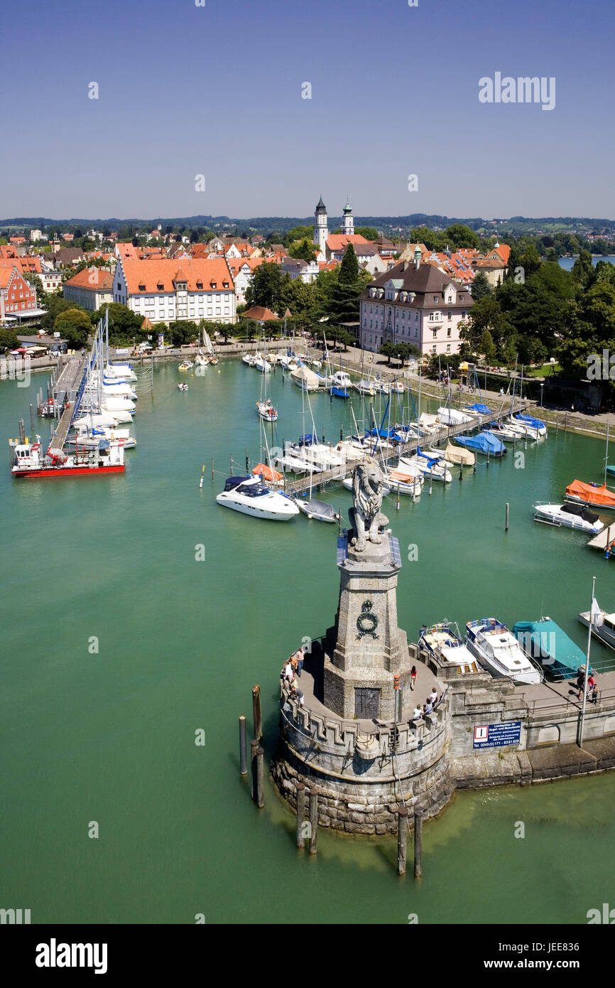 Deutschland, Bodensee, Lindau, Hafen, Hafeneinfahrt, Lion es Skulptur, Bayern, Blick auf die Stadt, Häuser, Wohnhäuser, See, Hafenbecken, Yacht-Hafen, Schiffe, Boote, Yachten, Säule, Skulptur, Löwe, Ort von Interesse, Reiseziel, Tourismus, Navigation, Stockfoto Deutschland, Bodensee, Lindau, Hafen, Hafeneinfahrt, Lion es Skulptur, Bayern, Blick auf die Stadt, Häuser, Wohnhäuser, See, Hafenbecken, Yacht-Hafen, Schiffe, Boote, Yachten, Säule, Skulptur, Löwe, Ort von Interesse, Reiseziel, Tourismus, Navigation, Stockfoto