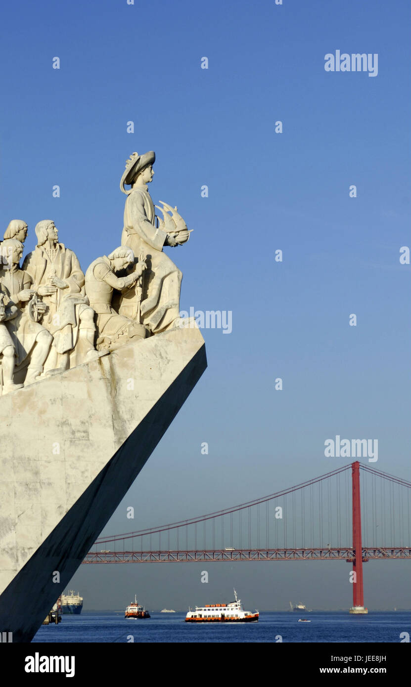 Fluss Tajo, Denkmal der Entdeckungen, Ponte 25 de Abril, Belem, Lissabon, Portugal, Stockfoto