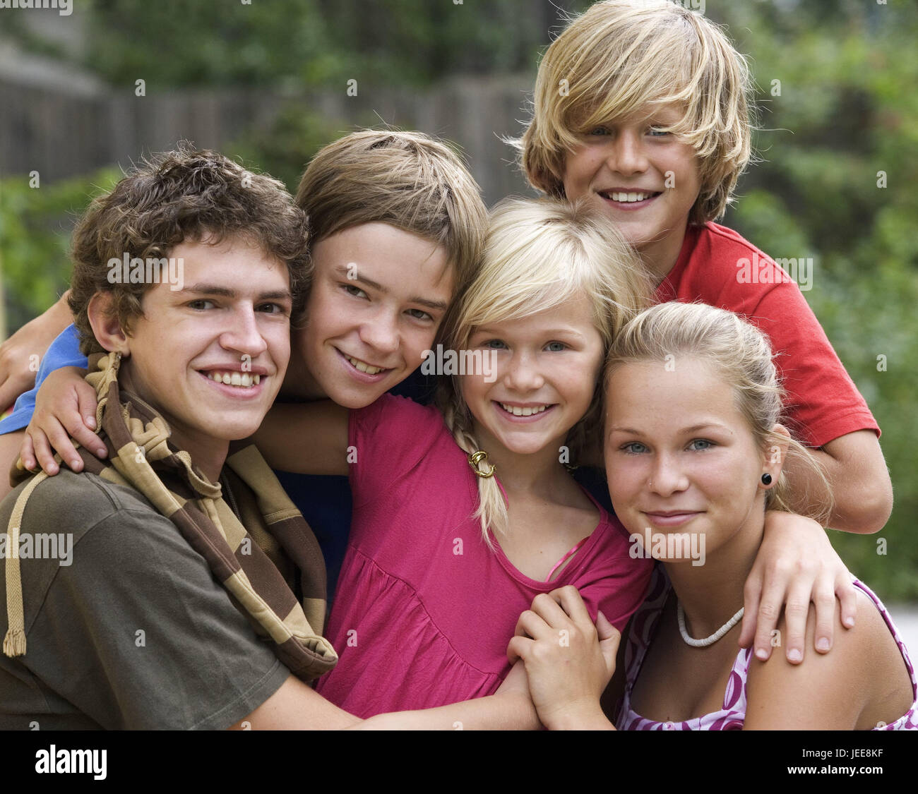 Geschwister Jungen Mädchen Gruppenbild Porträt Person Kinder Jugendliche Jugendliche