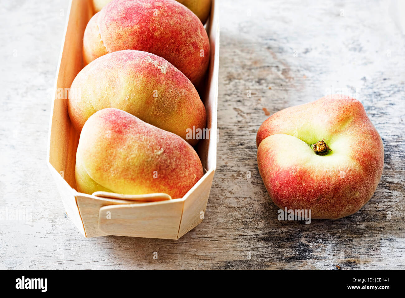 Saturn donut Flachbild Pfirsiche Stockfoto