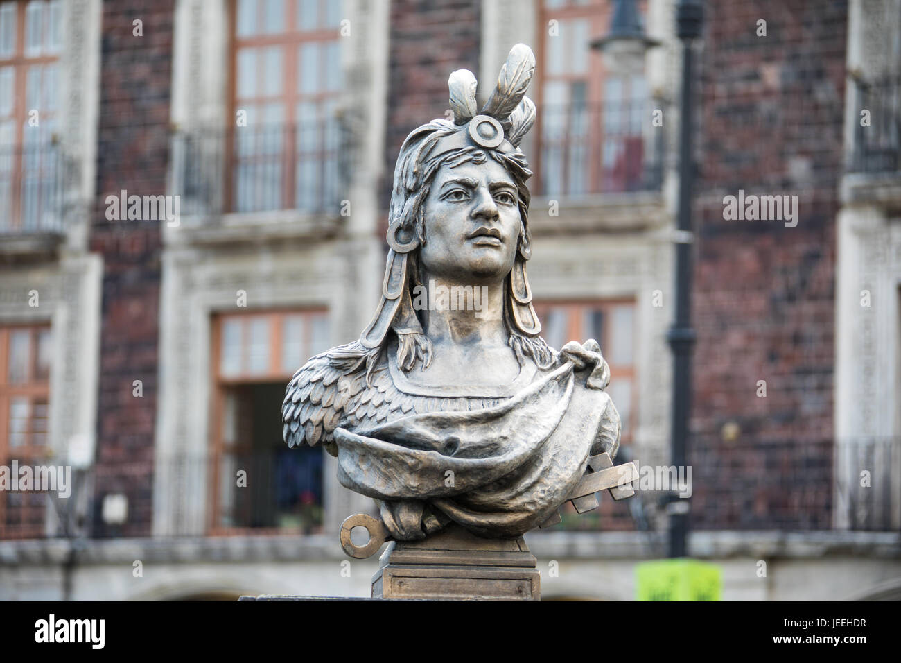 Büste von Cuauhtemoc am Zocalo, der letzte aztekische Kaiser, Mexico City, Mexiko Stockfoto