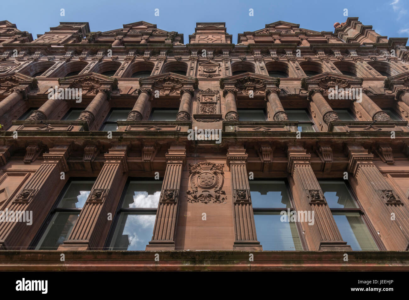 Detail der kunstvoll geschnitzten Steinfassade, Bothwell Street, Glasgow, Schottland, UK Stockfoto