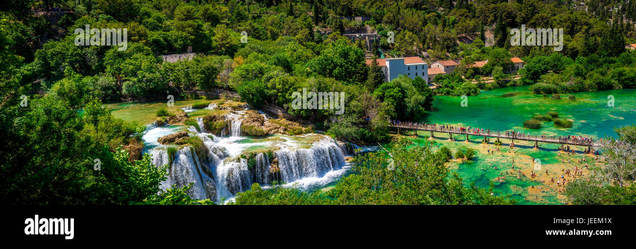 Panorama von Skradinski Buk Wasserfall im Krka Nationalpark in Kroatien Stockfoto