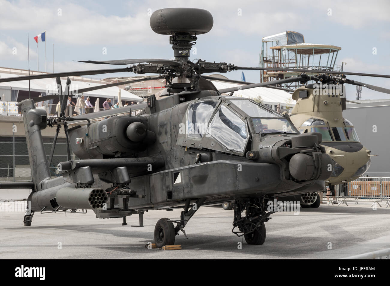PARIS, Frankreich - 23. Juni 2017: U.S. Army Boeing AH-64 Apache Kampfhubschrauber auf dem Display auf der Paris Air Show 2017 Stockfoto