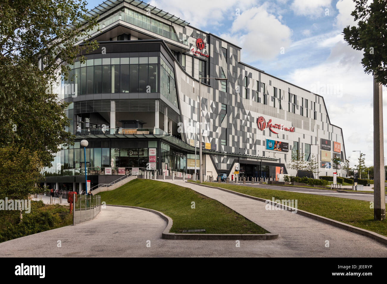 Fassade und Eingang, Resorts World, ein Entertainment-Komplex in Birmingham, England, Vereinigtes Königreich, im Besitz von Genting. Stockfoto