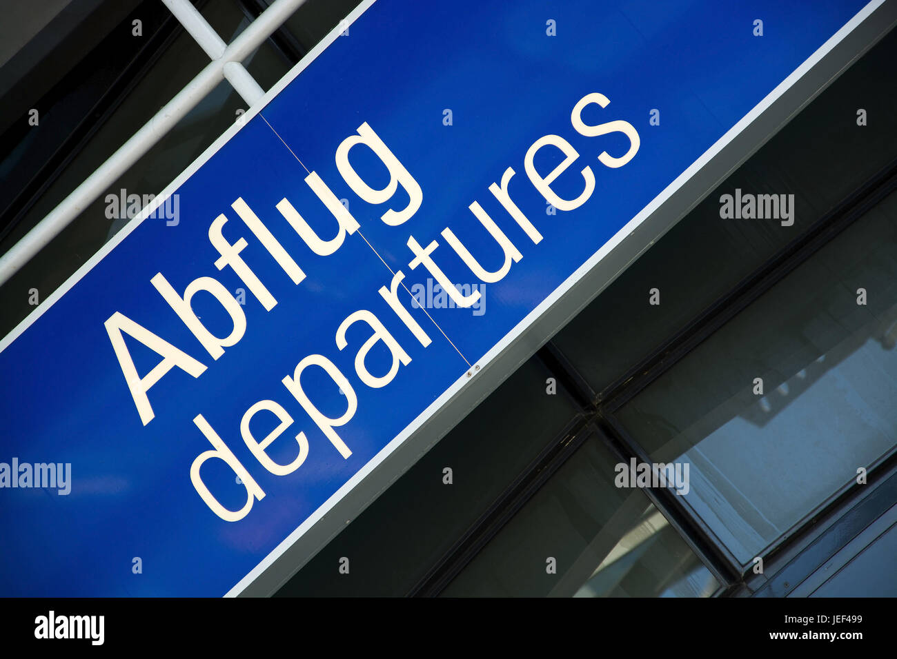 Schild am Flughafen, Abflug, Schild bin Flughafen, Abflug ...