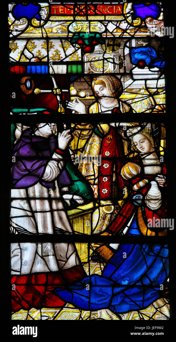 Temperance: St Romain ist von Frauen auf eine Glasmalerei (1520) in der Kathedrale von Rouen, Frankreich versucht. Stockfoto