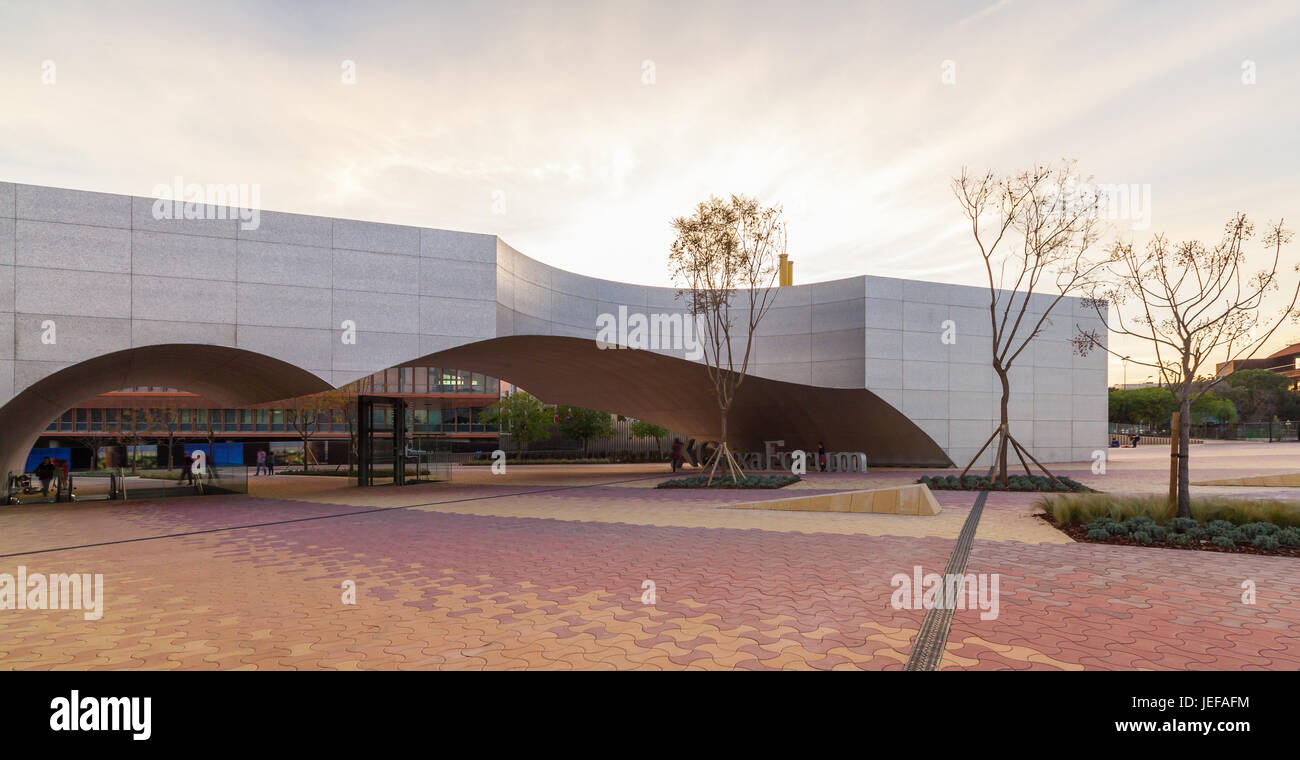 Festzelt der Eingang zum Caixa Forum Sevilla entworfen von Guillermo Vazquez Consuegra Stockfoto