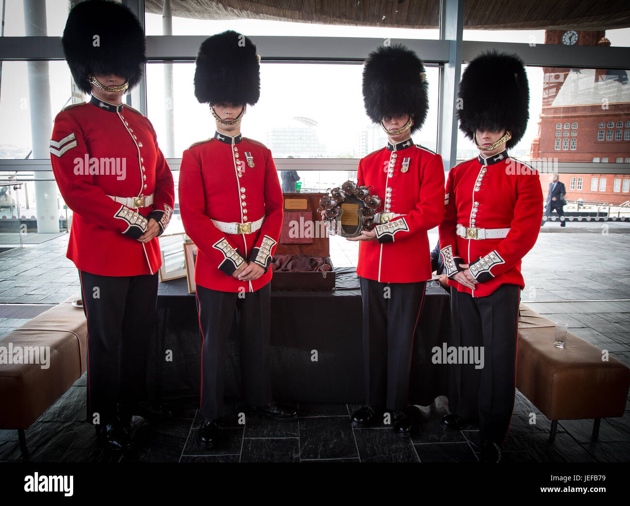 Welsh Guards mit den Kranz des Respekts Stockfoto